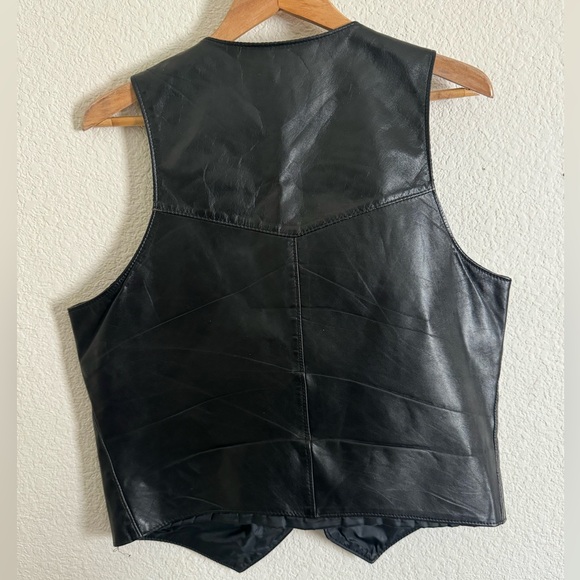 42 Tall Black Leather Vest | The Leather Shop Brand - Picture 4 of 10